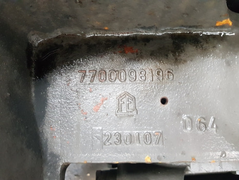 Claas Ares 656rc, Ares 500, 600, 800, Front Axle Support 7700042108, 7700098196 - Передня вісь: фото 3 Claas Ares 656rc, Ares 500, 600, 800, Front Axle Support 7700042108, 7700098196 - Передня вісь: фото 3