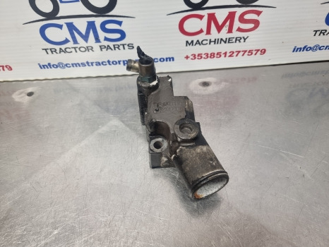 Claas Ares 656rc, Ariom, Axion, Thermostat Body 6005023476, R501130, R131016 - Головка блоку: фото 1 Claas Ares 656rc, Ariom, Axion, Thermostat Body 6005023476, R501130, R131016 - Головка блоку: фото 1