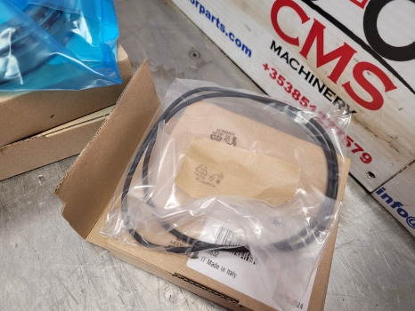 Claas Arion 500, 600 A34, A35, A36, A37 Front Axle Hub Replacement Kit 45180 - Передня вісь: фото 4 Claas Arion 500, 600 A34, A35, A36, A37 Front Axle Hub Replacement Kit 45180 - Передня вісь: фото 4