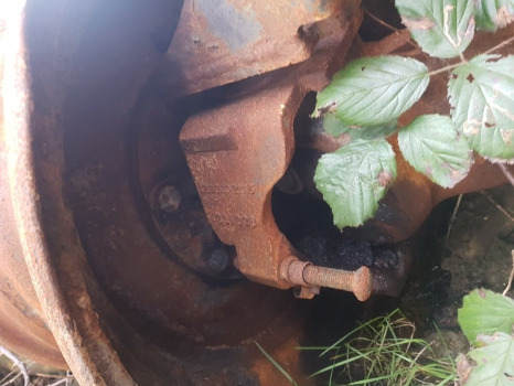 Claas Scorpion 732, 736 Front Lhs Rear Axle Rhs Hub Complete 0019230840 - Задня вісь: фото 1 Claas Scorpion 732, 736 Front Lhs Rear Axle Rhs Hub Complete 0019230840 - Задня вісь: фото 1