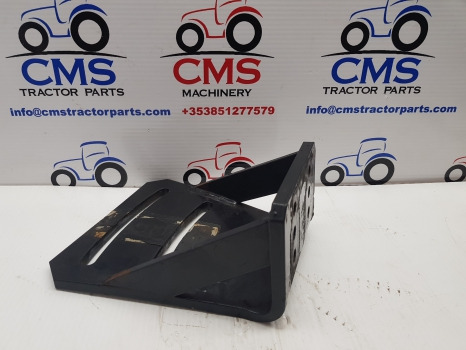 Deutz Agrotron M620 Front Mudguard Bracket 0.016.0439.2 - Крило: фото 1 Deutz Agrotron M620 Front Mudguard Bracket 0.016.0439.2 - Крило: фото 1