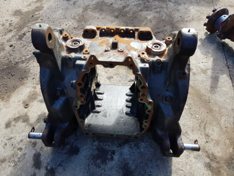 Fendt 724 S4, 700 Series, Rear Axle Housing, Central Housing 103004200000 - Задня вісь: фото 1 Fendt 724 S4, 700 Series, Rear Axle Housing, Central Housing 103004200000 - Задня вісь: фото 1