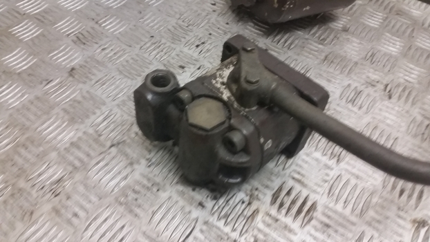 Fiat Tractor 980 Hydraulic Power Steering Pump With Rezervoir 5129481, 87569205 - Насос гідропідсилювача в категорії Трактори: фото 2 Fiat Tractor 980 Hydraulic Power Steering Pump With Rezervoir 5129481, 87569205 - Насос гідропідсилювача в категорії Трактори: фото 2