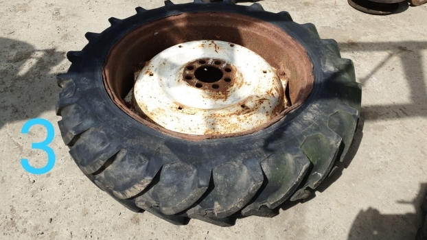 Ford 13.6 R36 Wheel 8 Stud - Колесо в категорії Трактори: фото 1 Ford 13.6 R36 Wheel 8 Stud - Колесо в категорії Трактори: фото 1