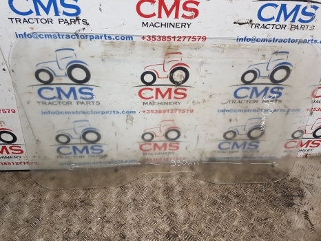 Ford 3000, 2000, 2600, 3600 Cab Front Glass 81822764 - Скло та запчастини в категорії Трактори: фото 2 Ford 3000, 2000, 2600, 3600 Cab Front Glass 81822764 - Скло та запчастини в категорії Трактори: фото 2
