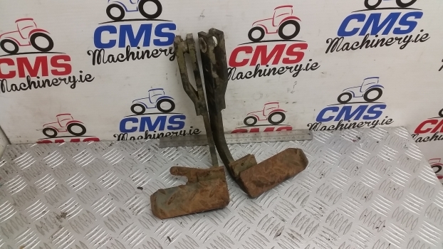 Ford 40 Series Pedals F0nn2a186aa20m - Педаль в категорії Трактори: фото 1 Ford 40 Series Pedals F0nn2a186aa20m - Педаль в категорії Трактори: фото 1