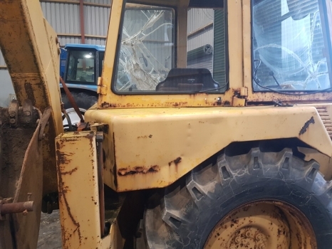 Ford 550 Cab Complete - Кабіна в категорії Екскаватори-навантажувачі: фото 2 Ford 550 Cab Complete - Кабіна в категорії Екскаватори-навантажувачі: фото 2