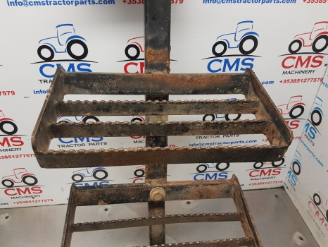 Ford New Holland 40, Ts Series, Ts110, 8340 Foot Step Lhs 82007896, 82007892 - Підніжка в категорії Сільськогосподарська техніка: фото 4 Ford New Holland 40, Ts Series, Ts110, 8340 Foot Step Lhs 82007896, 82007892 - Підніжка в категорії Сільськогосподарська техніка: фото 4