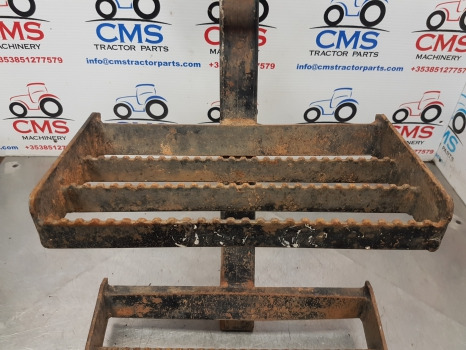 Ford New Holland 40, Ts Series, Ts110, 8340 Foot Step Lhs 82007896, 82007892 - Підніжка в категорії Сільськогосподарська техніка: фото 5 Ford New Holland 40, Ts Series, Ts110, 8340 Foot Step Lhs 82007896, 82007892 - Підніжка в категорії Сільськогосподарська техніка: фото 5
