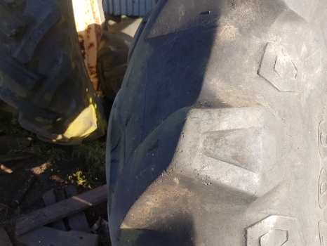 Ford Rear Wheel Complete R38 Pirelli Tm700 580/70r38 - Колесо в категорії Трактори: фото 2 Ford Rear Wheel Complete R38 Pirelli Tm700 580/70r38 - Колесо в категорії Трактори: фото 2