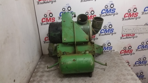 John Deere 3350, 2250 Air Cleaner And Hydraulic Reservoir Al55540, Al66857 - Повітряний фільтр в категорії Трактори: фото 1 John Deere 3350, 2250 Air Cleaner And Hydraulic Reservoir Al55540, Al66857 - Повітряний фільтр в категорії Трактори: фото 1