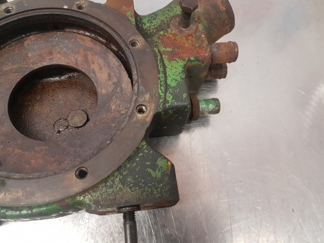 John Deere 6200, 6400, 6300, 7700, 7800 Water Pump Housing R102849 - Помпа в категорії Сільськогосподарська техніка: фото 4 John Deere 6200, 6400, 6300, 7700, 7800 Water Pump Housing R102849 - Помпа в категорії Сільськогосподарська техніка: фото 4