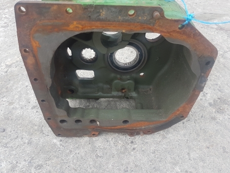 John Deere 6610, 6100, 6300, 6400 Transmission Powrquad Housing L101942, L102052 - Коробка передач в категорії Трактори: фото 3 John Deere 6610, 6100, 6300, 6400 Transmission Powrquad Housing L101942, L102052 - Коробка передач в категорії Трактори: фото 3