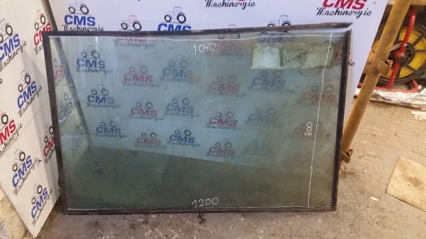 John Deere Windscreen, Framed Al25755 Al27351 See Dimensions - Лобове скло в категорії Трактори: фото 1 John Deere Windscreen, Framed Al25755 Al27351 See Dimensions - Лобове скло в категорії Трактори: фото 1