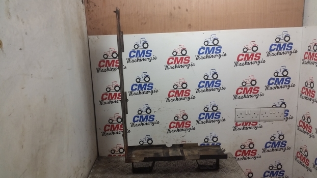 Система охолодження в категорії Трактори Manitou Mlt630t, Mlt634 120 Lsu, Mlt731 T Lsu, Mt732  Radiator Bracket Support: фото 1