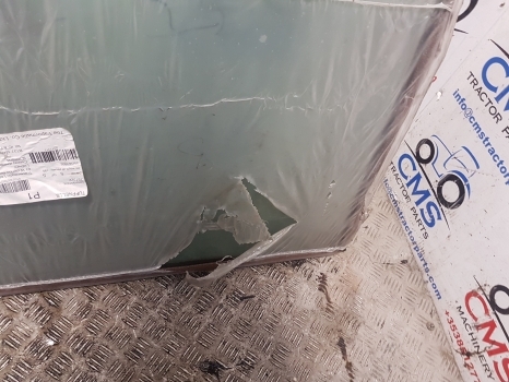 Massey Ferguson 200, 300, 600, Landini Cab Windshield 3301875m1, 3301875m3 - Скло та запчастини в категорії Трактори: фото 5 Massey Ferguson 200, 300, 600, Landini Cab Windshield 3301875m1, 3301875m3 - Скло та запчастини в категорії Трактори: фото 5