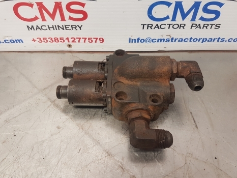 Massey Ferguson 5455 Hydraulic Pressure Valve Body 3794879m3 - Гідравлічний клапан в категорії Трактори: фото 1 Massey Ferguson 5455 Hydraulic Pressure Valve Body 3794879m3 - Гідравлічний клапан в категорії Трактори: фото 1