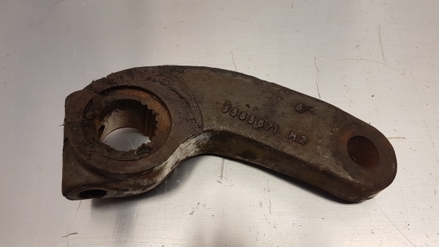 Massey Ferguson 600 Series Front Axle 2wd Top Control Arm 3383871m2 - Рульове управління в категорії Трактори: фото 2 Massey Ferguson 600 Series Front Axle 2wd Top Control Arm 3383871m2 - Рульове управління в категорії Трактори: фото 2