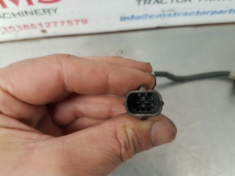 New Holland T5.95 Temperature Sender Sensor 47478866 - Давач в категорії Трактори: фото 5 New Holland T5.95 Temperature Sender Sensor 47478866 - Давач в категорії Трактори: фото 5