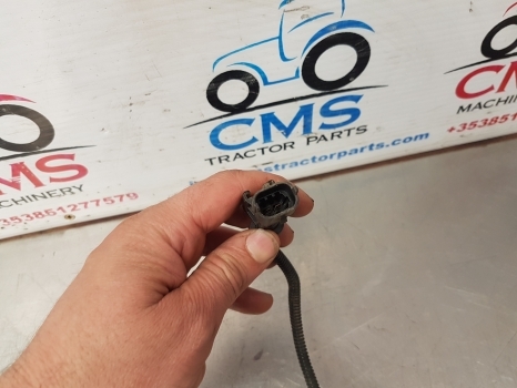 New Holland T5.95 Temperature Sender Sensor 47478894 - Давач в категорії Трактори: фото 3 New Holland T5.95 Temperature Sender Sensor 47478894 - Давач в категорії Трактори: фото 3