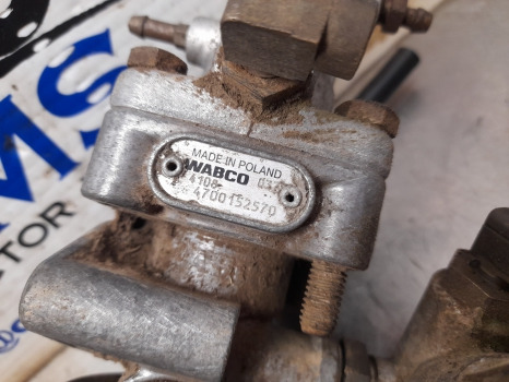New Holland T7 Case Puma Ser T7030 Air Trailer Brake Valve 4700152570, 82030571 - Гальмівний клапан в категорії Сільськогосподарська техніка: фото 4 New Holland T7 Case Puma Ser T7030 Air Trailer Brake Valve 4700152570, 82030571 - Гальмівний клапан в категорії Сільськогосподарська техніка: фото 4
