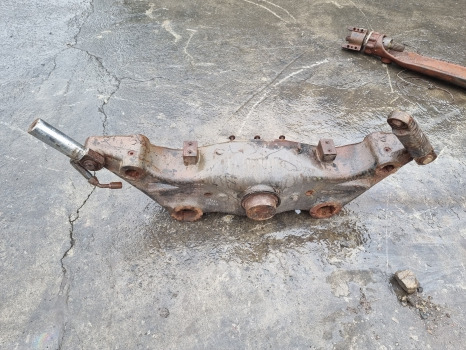 Renault Ares 836, 656 Rx/rz Front Axle Beam Housing 12057, 6000104413 - Передня вісь: фото 1 Renault Ares 836, 656 Rx/rz Front Axle Beam Housing 12057, 6000104413 - Передня вісь: фото 1