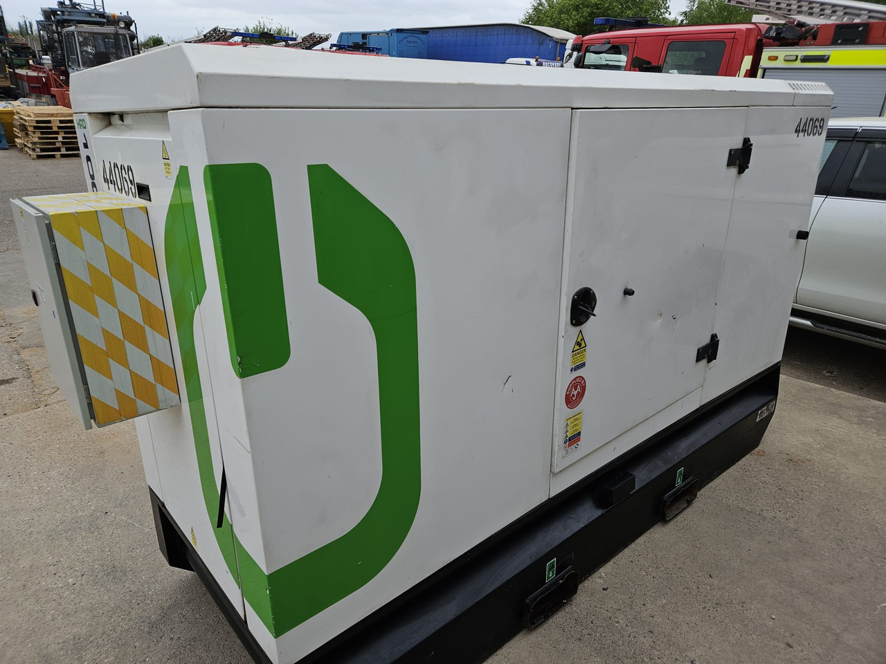 HGI 100KVA PERKINS GENERATOR DIESEL SILENT RENTAL SPECIFICATION HGI 100KVA PERKINS GENERATOR DIESEL SILENT RENTAL SPECIFICATION - Електричний генератор: фото 2 HGI 100KVA PERKINS GENERATOR DIESEL SILENT RENTAL SPECIFICATION HGI 100KVA PERKINS GENERATOR DIESEL SILENT RENTAL SPECIFICATION - Електричний генератор: фото 2