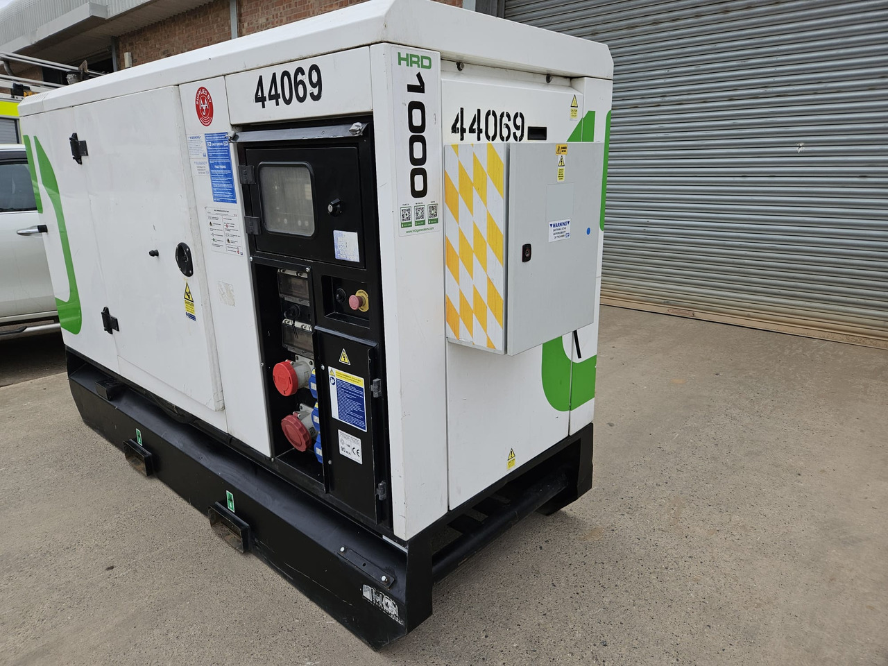 HGI 100KVA PERKINS GENERATOR DIESEL SILENT RENTAL SPECIFICATION HGI 100KVA PERKINS GENERATOR DIESEL SILENT RENTAL SPECIFICATION - Електричний генератор: фото 1 HGI 100KVA PERKINS GENERATOR DIESEL SILENT RENTAL SPECIFICATION HGI 100KVA PERKINS GENERATOR DIESEL SILENT RENTAL SPECIFICATION - Електричний генератор: фото 1