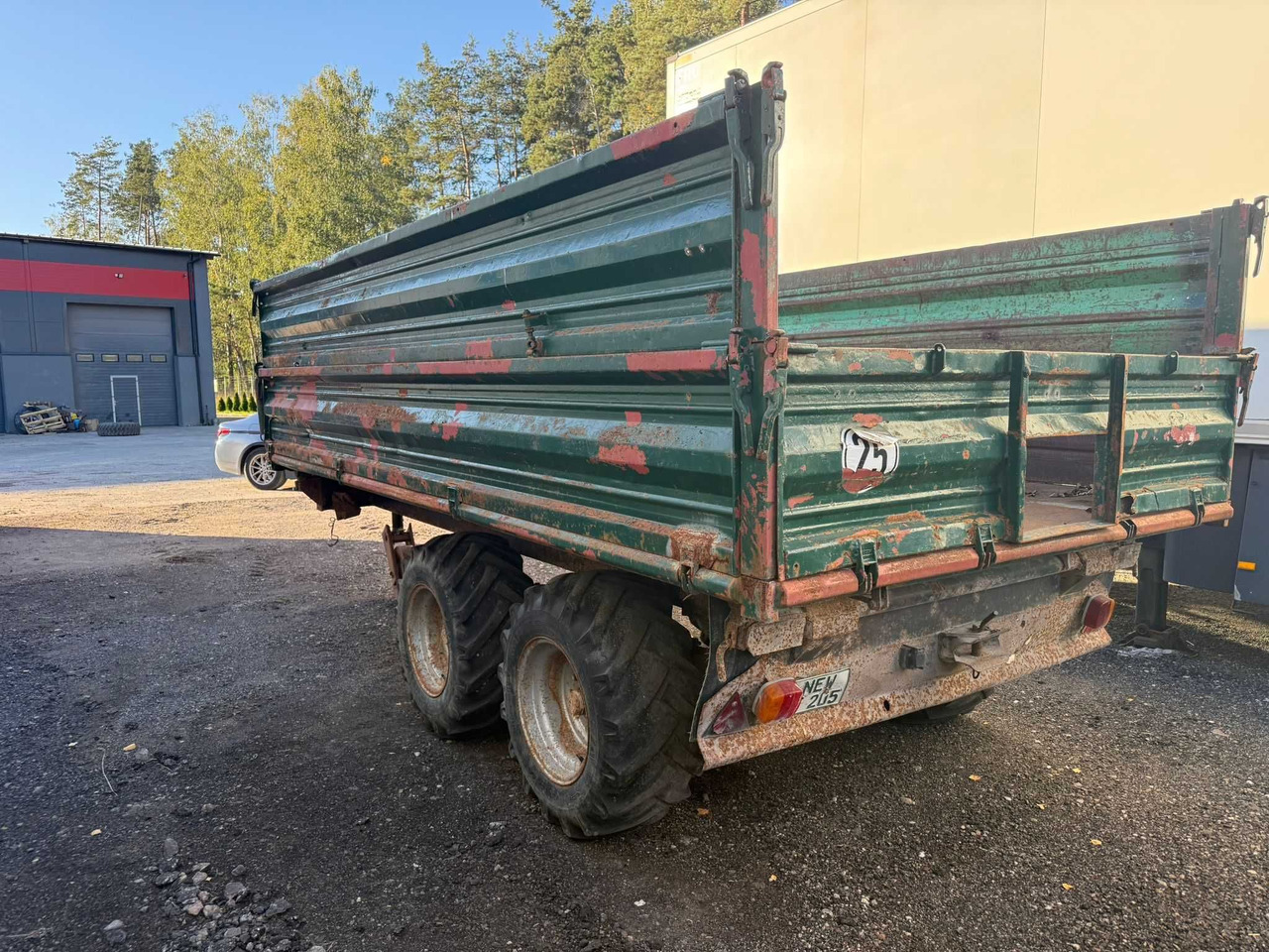 Przyczepa tandem wywrotka 3-stronna ,resory , Reisch , DMC 8 t.,1999 r - Сільськогосподарський причіп: фото 2 Przyczepa tandem wywrotka 3-stronna ,resory , Reisch , DMC 8 t.,1999 r - Сільськогосподарський причіп: фото 2