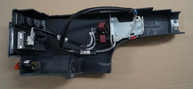 Jungheinrich 51046926 | right dashboard panel including contact key and battery/ - Рама/ Шасі в категорії Вантажно-розвантажувальна техніка: фото 3 Jungheinrich 51046926 | right dashboard panel including contact key and battery/ - Рама/ Шасі в категорії Вантажно-розвантажувальна техніка: фото 3