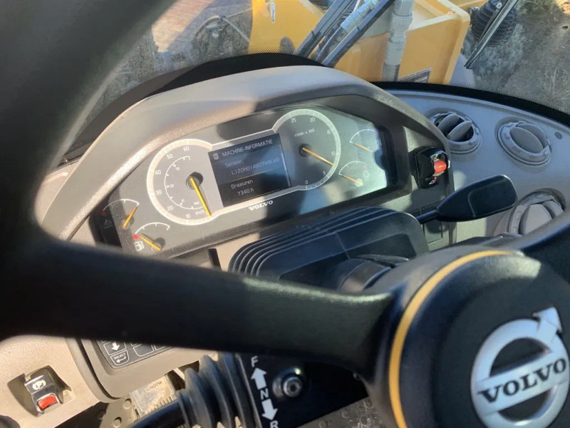 Колісний навантажувач Volvo L120 H: фото 11 Колісний навантажувач Volvo L120 H: фото 11