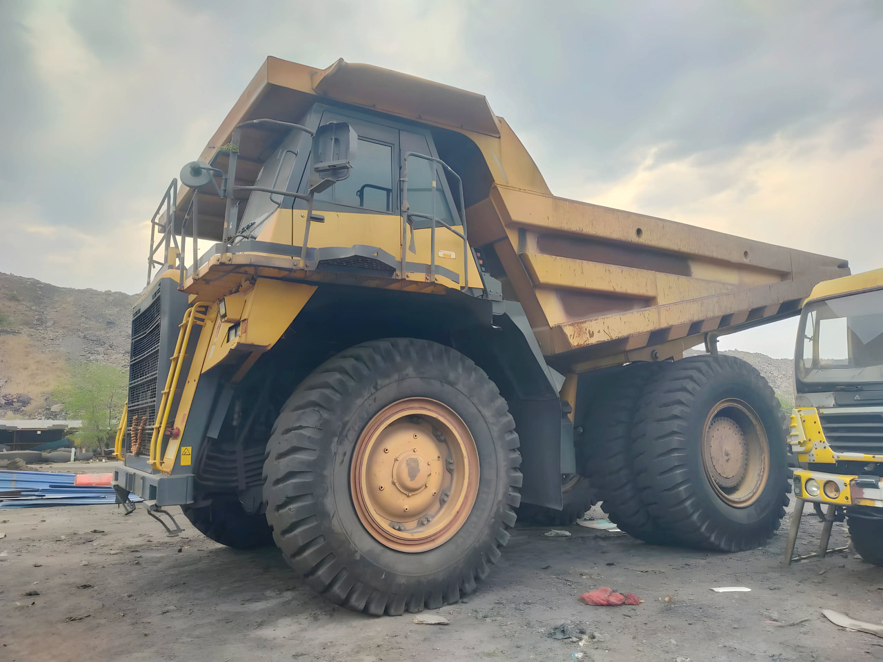 KOMATSU DUMP TRUCK HD785-7 - Гірничодобувна техніка: фото 3 KOMATSU DUMP TRUCK HD785-7 - Гірничодобувна техніка: фото 3