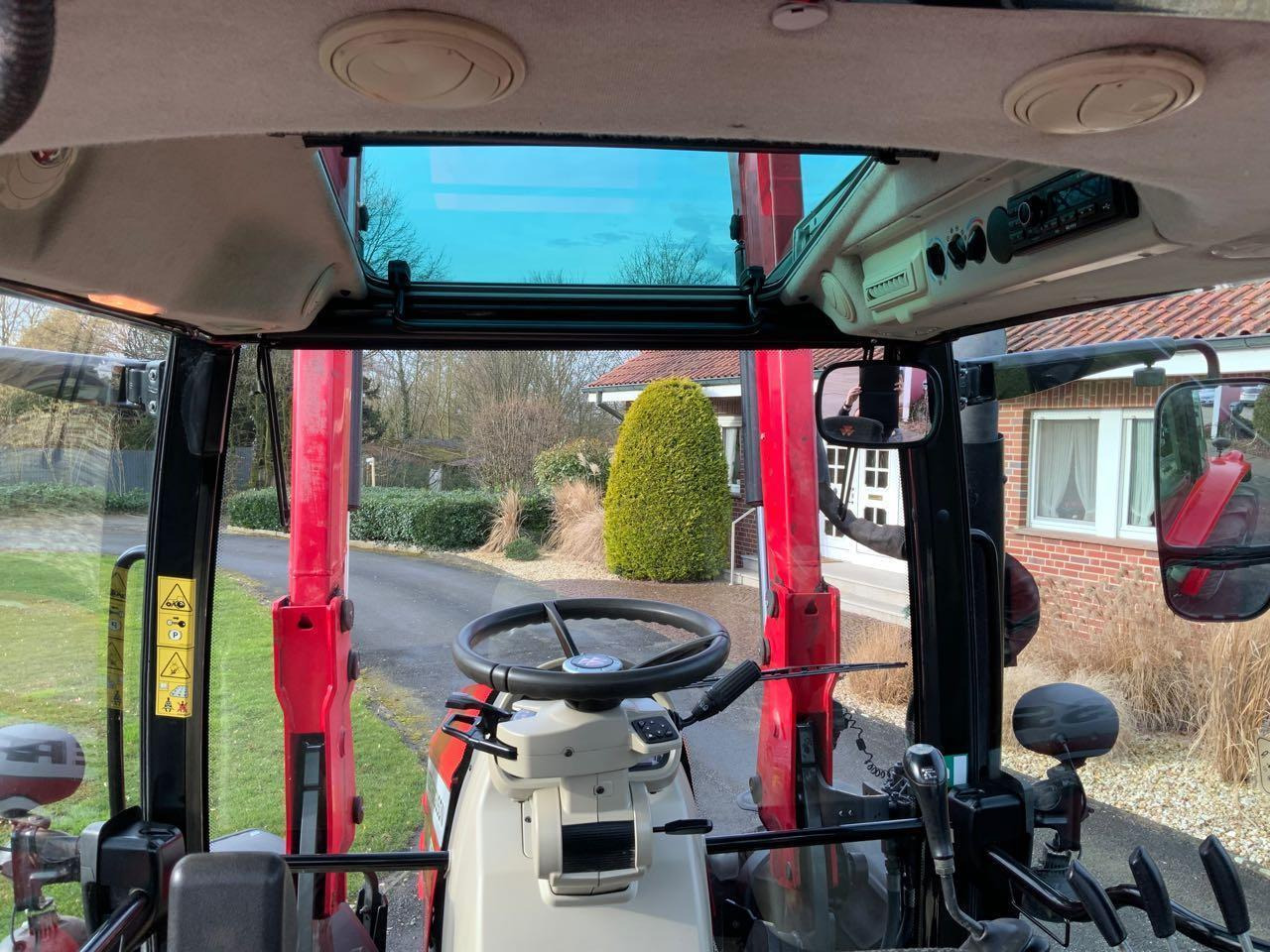 Massey Ferguson MF 5709 S - Трактор: фото 5 Massey Ferguson MF 5709 S - Трактор: фото 5