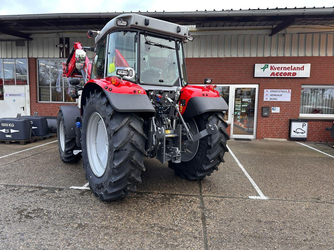 Massey Ferguson MF 5S.115 DYNA-6 - Трактор: фото 4 Massey Ferguson MF 5S.115 DYNA-6 - Трактор: фото 4