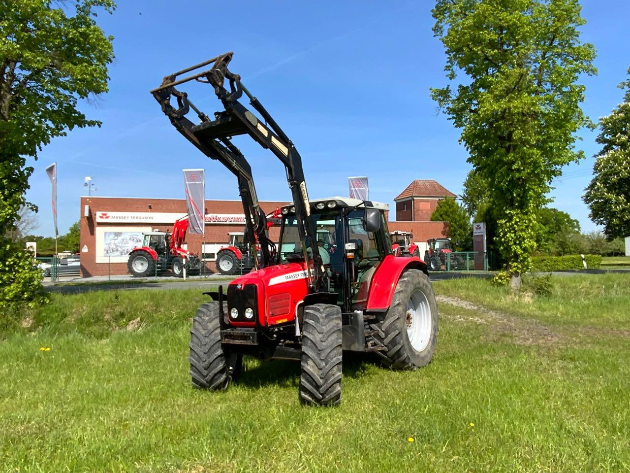 Massey Ferguson MF 6470 mit Frontlader - Трактор: фото 2 Massey Ferguson MF 6470 mit Frontlader - Трактор: фото 2