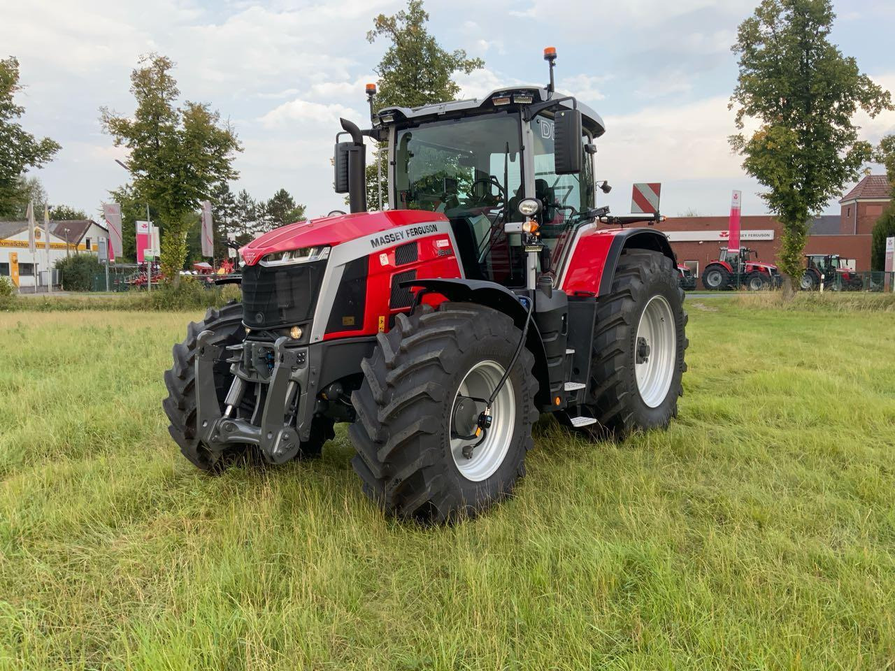 Massey Ferguson MF 8S.265 DYNA-VT - Трактор: фото 4 Massey Ferguson MF 8S.265 DYNA-VT - Трактор: фото 4