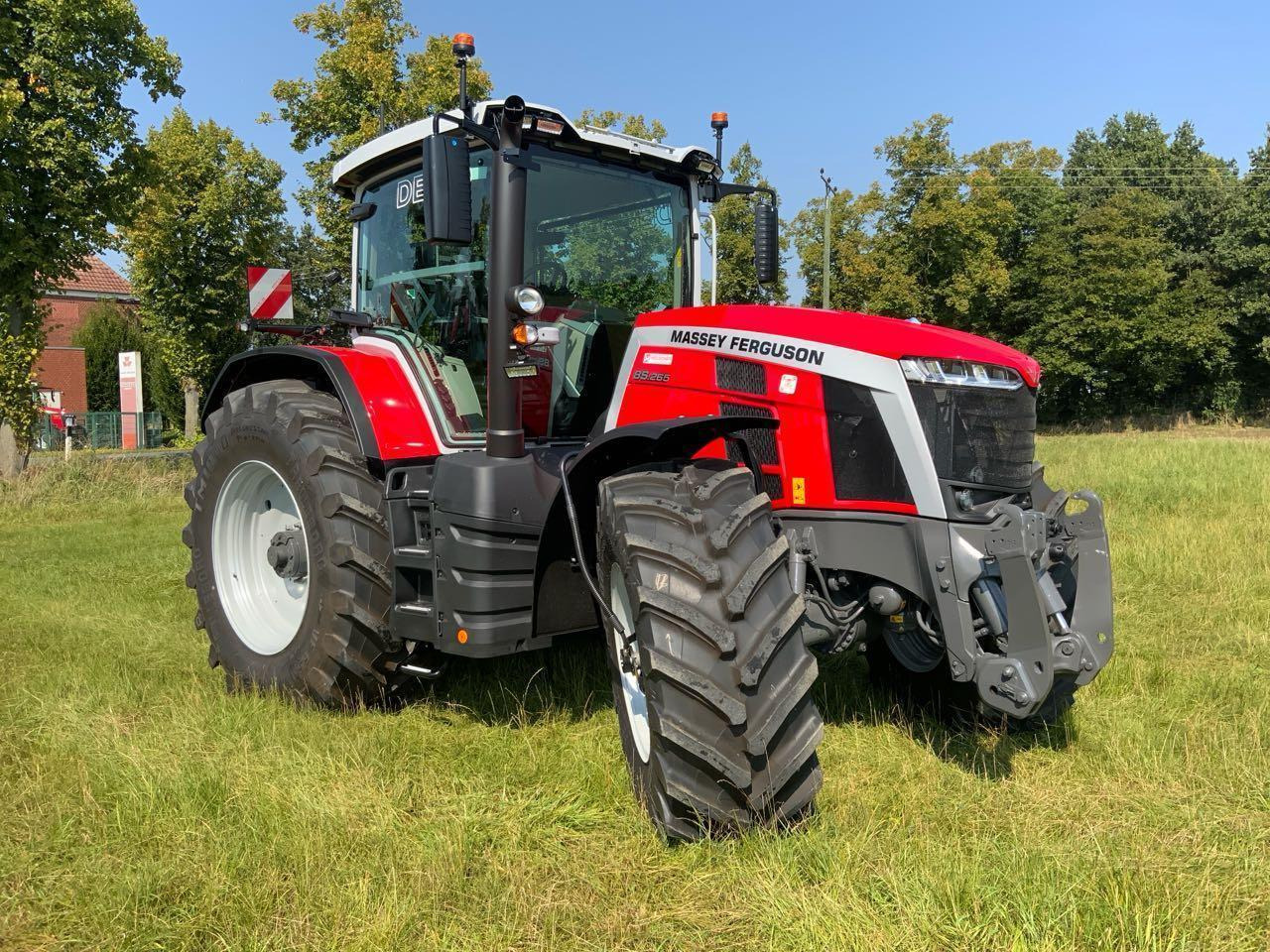 Massey Ferguson MF 8S.265 DYNA-VT - Трактор: фото 2 Massey Ferguson MF 8S.265 DYNA-VT - Трактор: фото 2