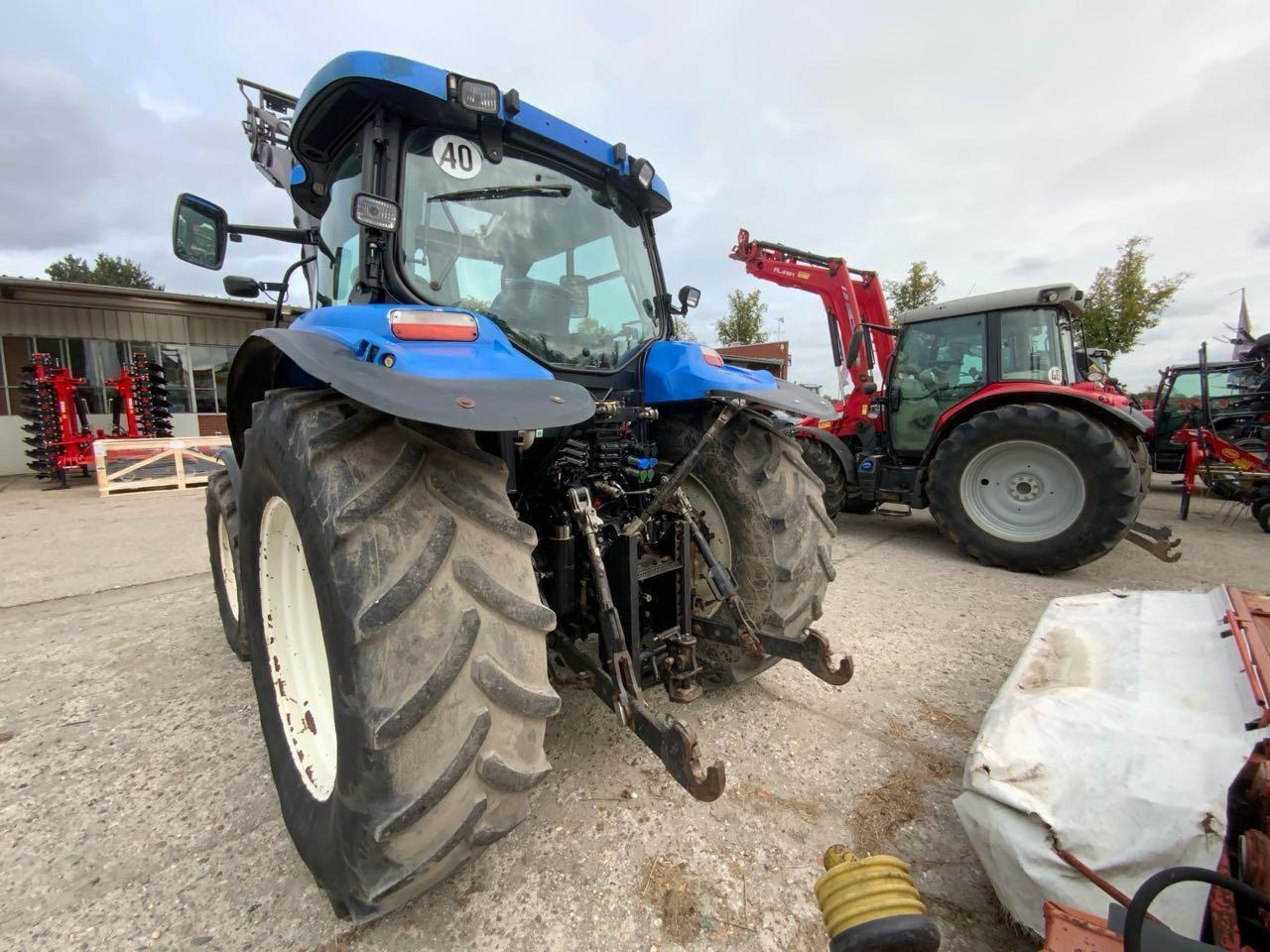 New Holland T6020 Elite - Трактор: фото 3 New Holland T6020 Elite - Трактор: фото 3