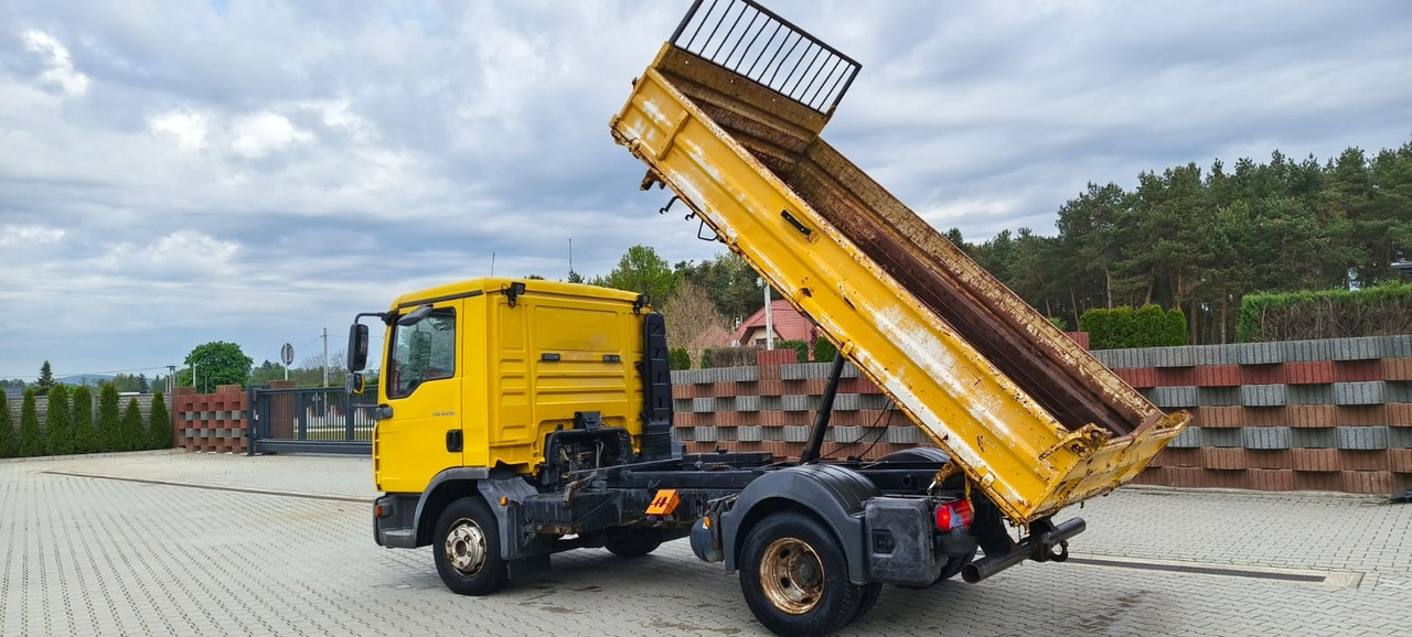 MAN TGL 8.210 * 2007 * 3-stronny KIPER * NOWE OPONY * MANUAL * RESOR * 3 MIEJSCA - Самоскид вантажівка: фото 2 MAN TGL 8.210 * 2007 * 3-stronny KIPER * NOWE OPONY * MANUAL * RESOR * 3 MIEJSCA - Самоскид вантажівка: фото 2