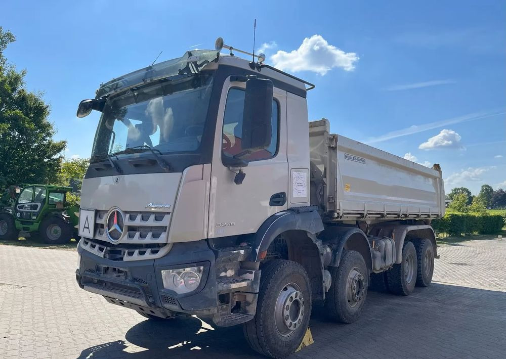 Mercedes-Benz Arocs 3246 / 8x4 / Trójstronna Wywrotka / Bordmatic / Euro 6 / Uszkodzony - Самоскид вантажівка: фото 1 Mercedes-Benz Arocs 3246 / 8x4 / Trójstronna Wywrotka / Bordmatic / Euro 6 / Uszkodzony - Самоскид вантажівка: фото 1