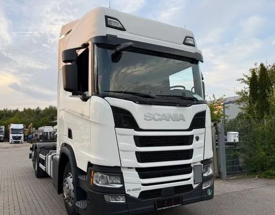 Scania R450 BDF • 6x2 • Euro 6d • Skrętna tylna oś • Retarder • Pod zabudowę • - Вантажівка шасі: фото 1 Scania R450 BDF • 6x2 • Euro 6d • Skrętna tylna oś • Retarder • Pod zabudowę • - Вантажівка шасі: фото 1