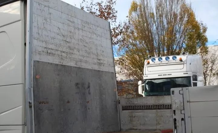 Бортова вантажівка/ Платформа, Вантажівка з маніпулятором Volvo FH500 6x2 | Platforma z HDS  Fassi F215A7 - Sterowanie radiowe | Euro 6 | Automatyczna skrzynia | 390 000 km: фото 12