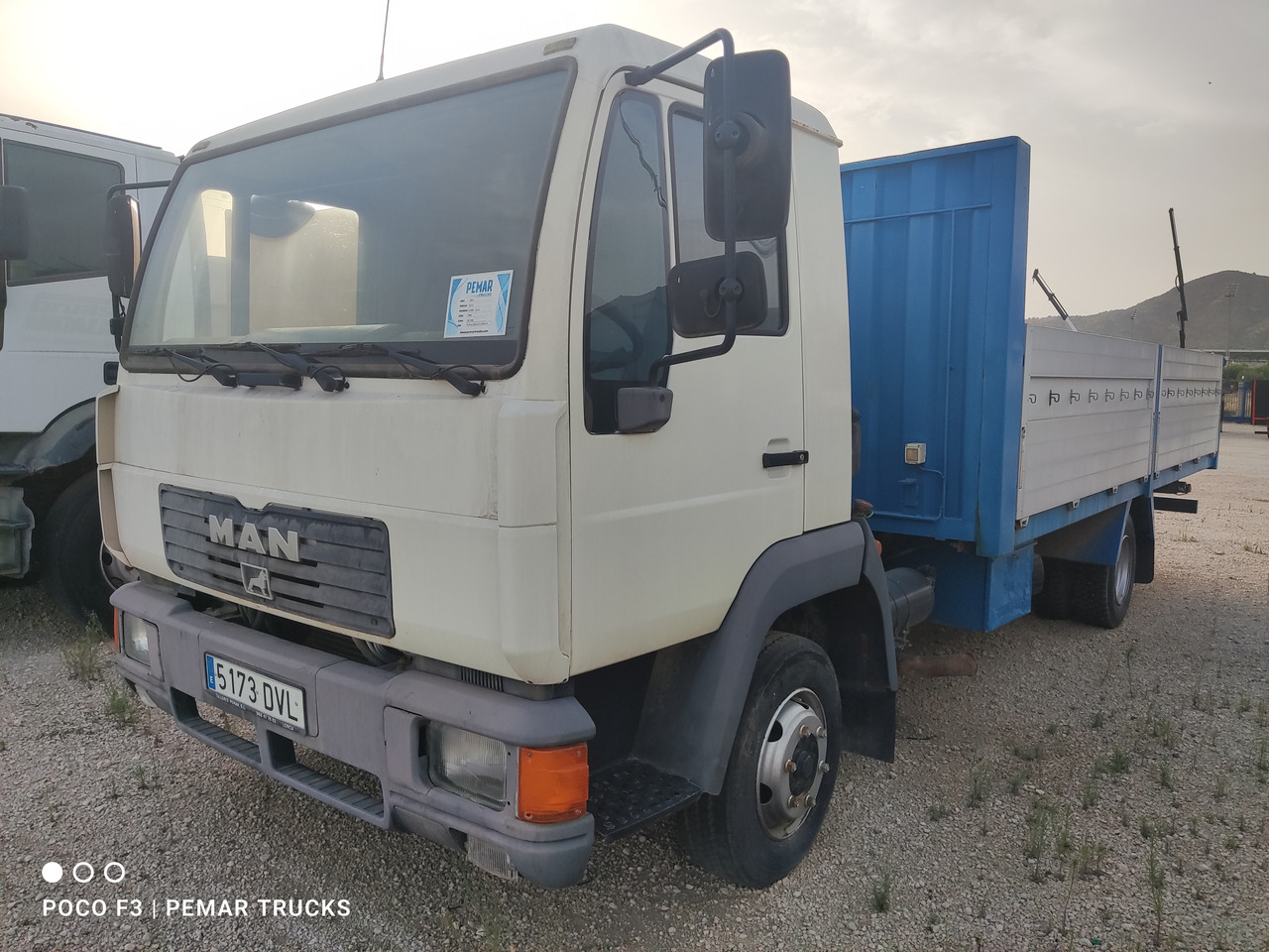 MAN L2000 - Бортова вантажівка/ Платформа: фото 1 MAN L2000 - Бортова вантажівка/ Платформа: фото 1