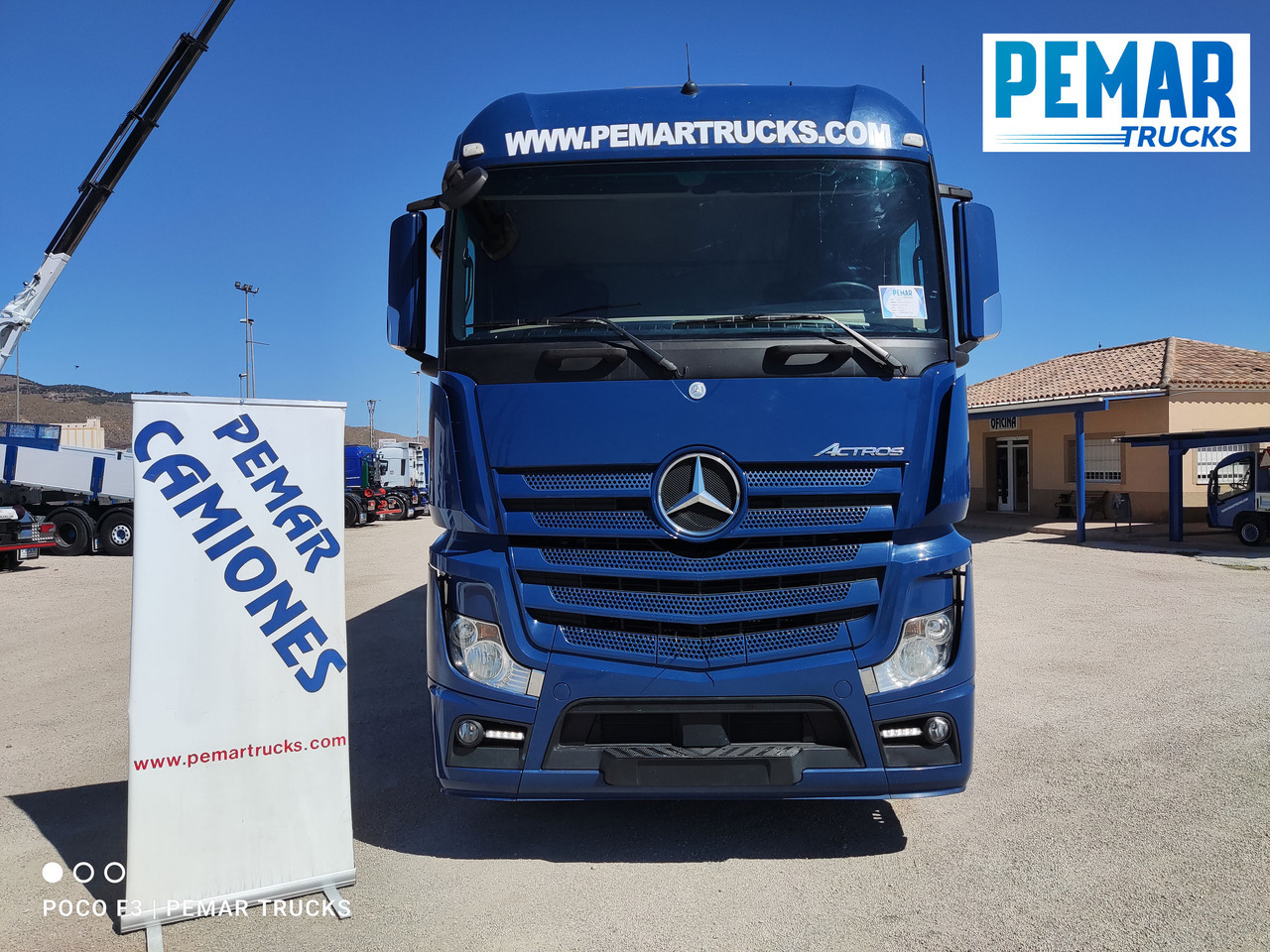 MERCEDES-BENZ ACTROS 1836 SEMITAUTLINER 18T - Тентована вантажівка: фото 2 MERCEDES-BENZ ACTROS 1836 SEMITAUTLINER 18T - Тентована вантажівка: фото 2
