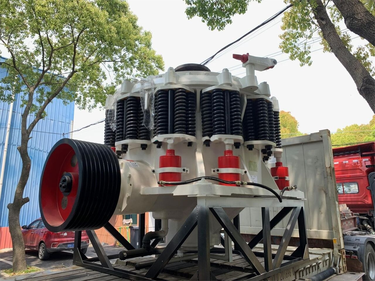 Kinglink 5.5 Feet Symons Cone Crusher KLC1680 - Конусна дробарка: фото 3 Kinglink 5.5 Feet Symons Cone Crusher KLC1680 - Конусна дробарка: фото 3