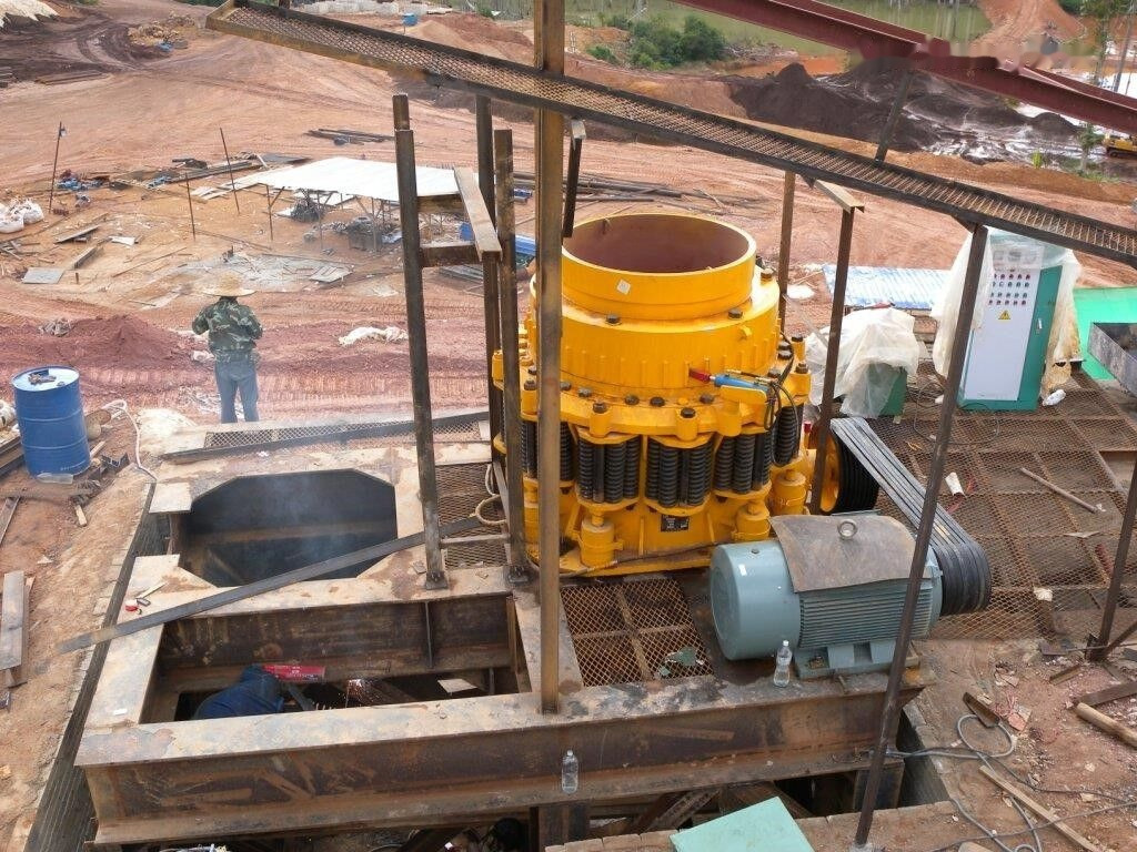 Kinglink Hematite Iron Ore Cone Crusher KLC1300 - Конусна дробарка: фото 1 Kinglink Hematite Iron Ore Cone Crusher KLC1300 - Конусна дробарка: фото 1