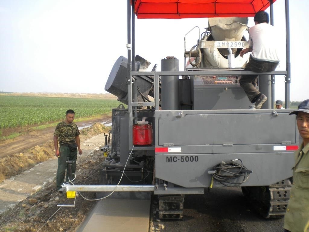 Kinglink MC5000 Concrete slipform paver for road ditch and gutter - Бетоноукладач: фото 1 Kinglink MC5000 Concrete slipform paver for road ditch and gutter - Бетоноукладач: фото 1