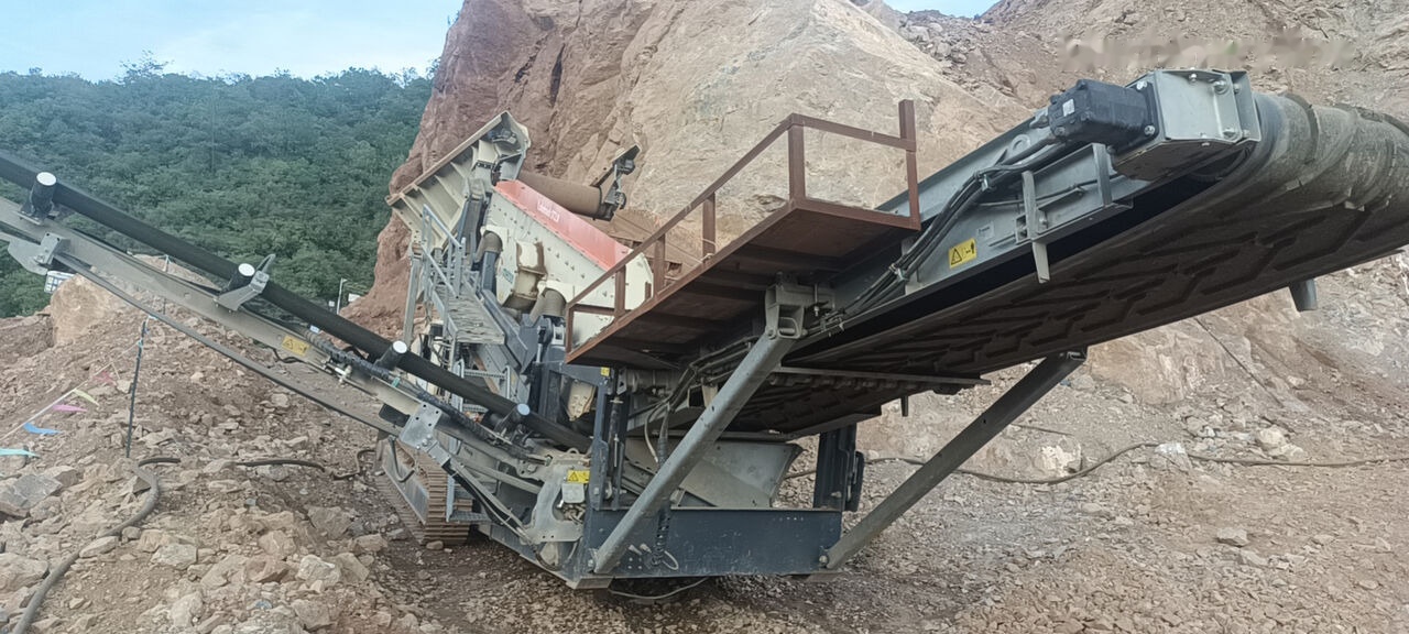 Metso LOKOTRACK ST2.8 VIBRATING SCREEN - Мобільна дробарка: фото 1 Metso LOKOTRACK ST2.8 VIBRATING SCREEN - Мобільна дробарка: фото 1