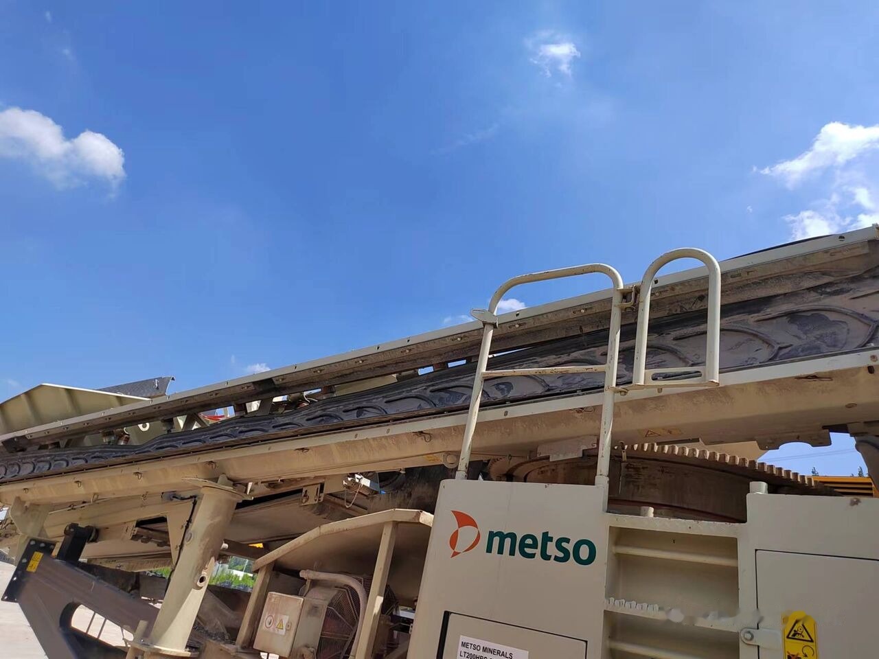 Metso Lokotrack LT200HPS MOBILE CONE CRUSHER WITH SCREEN - Мобільна дробарка: фото 2 Metso Lokotrack LT200HPS MOBILE CONE CRUSHER WITH SCREEN - Мобільна дробарка: фото 2
