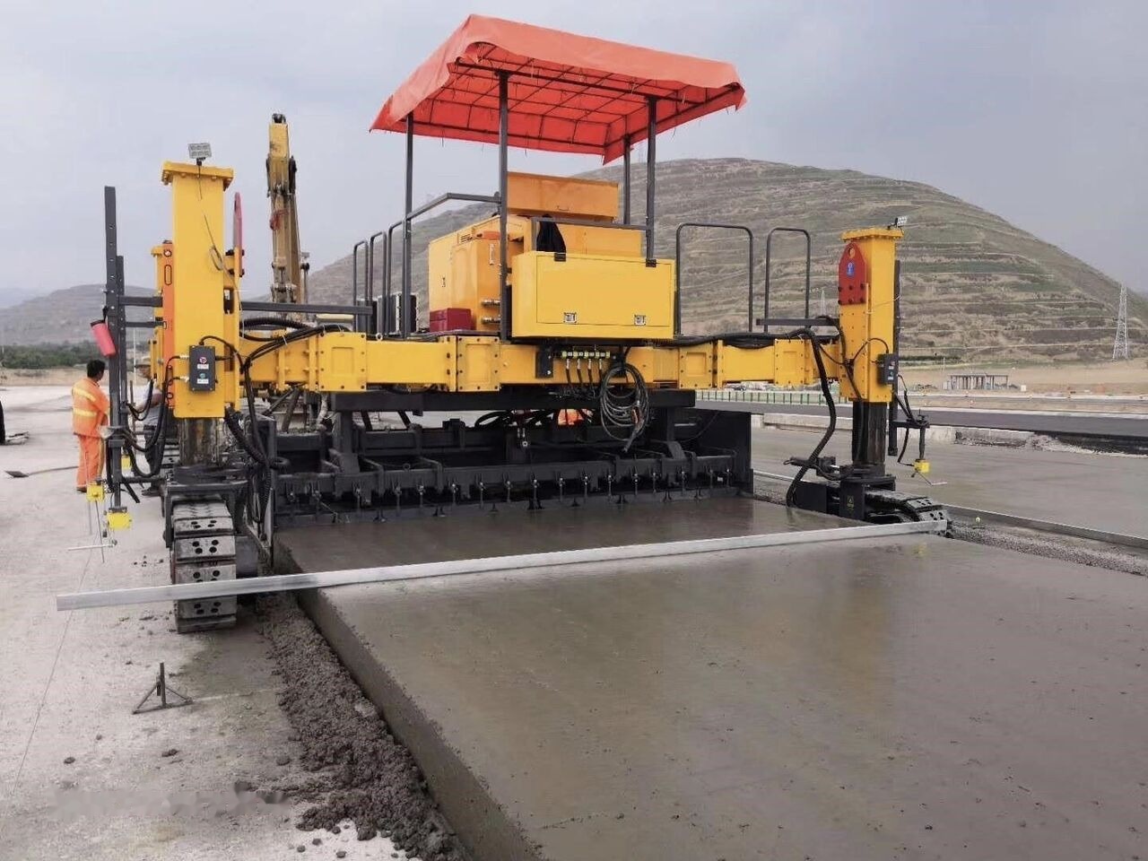 Wirtgen SP500 Concrete Slipform Paver - Бетоноукладач: фото 1 Wirtgen SP500 Concrete Slipform Paver - Бетоноукладач: фото 1
